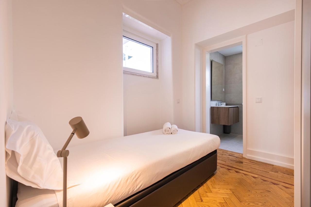 Apartment Magnificent 4bdr In By Lovelystay Lissabon