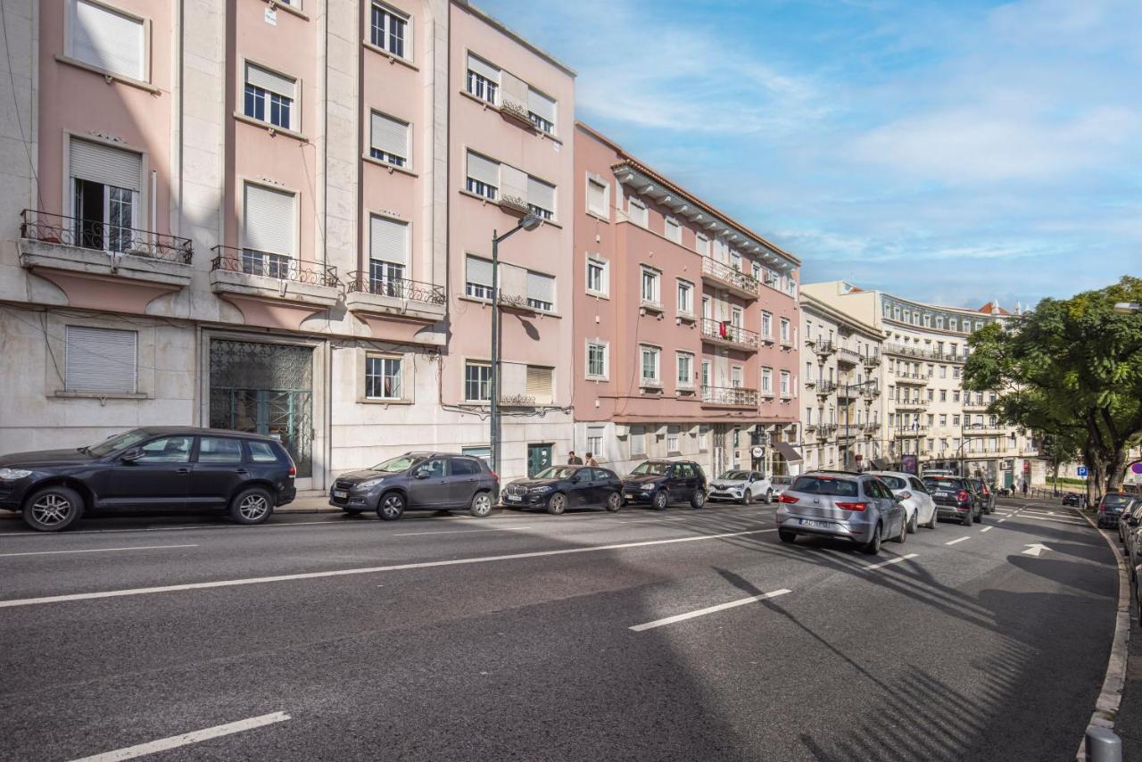 Apartment Magnificent 4bdr In By Lovelystay